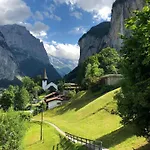 Terrace With View-Cozy Retreat-Free Parking Lauterbrunnen