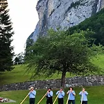 Terrace With View-Cozy Retreat-Free Parking Tatil Evi Lauterbrunnen
