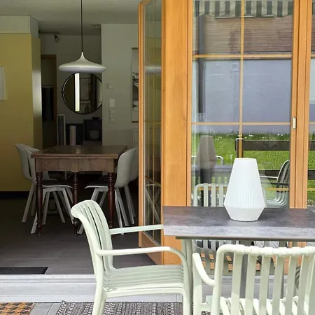 度假居 Modern Comfy Queen Bed Fast Wifi