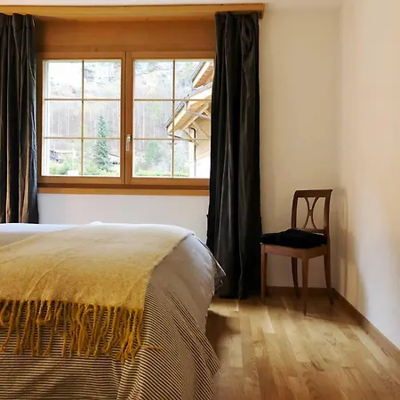 Modern Comfy Queen Bed Fast Wifi *