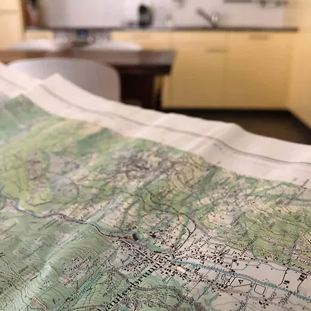 Modern Comfy Queen Bed Fast Wifi 度假居 劳特布龙嫩