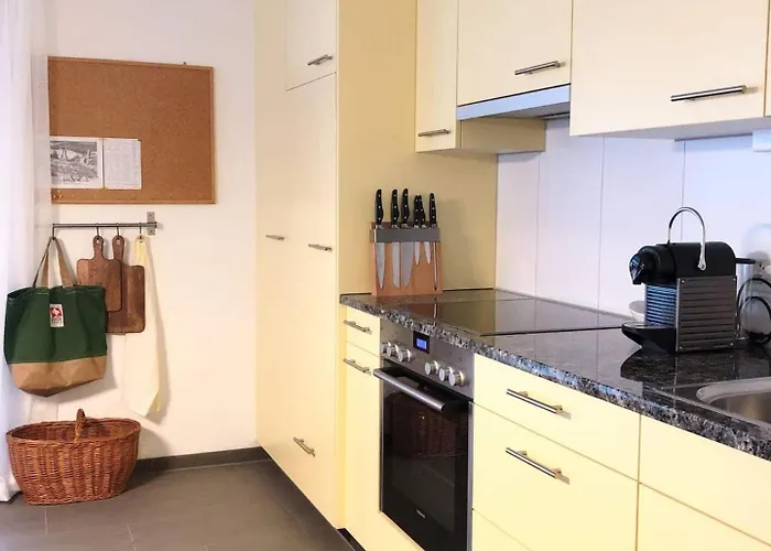 Terrace With View-Cozy Retreat-Free Parking *